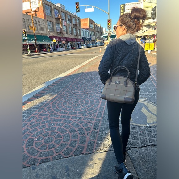 Like this to be notified when I go live! - Picture 7 of 14